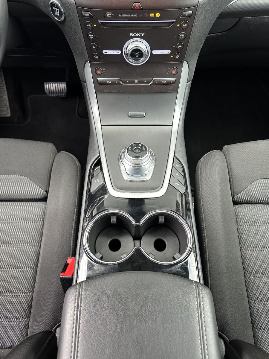 Fahrzeugabbildung Ford S-MAX 2.0 EB Aut. Titanium NAV+LED+AHK+ACC+VCOCK