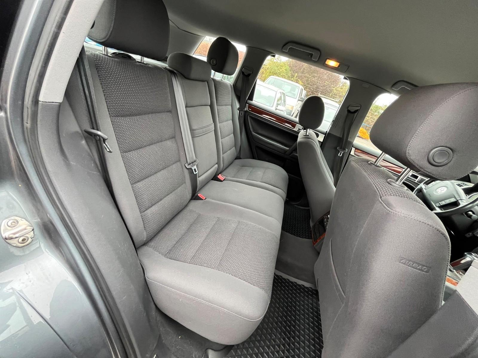 Volkswagen Touareg 2004 — photo 26