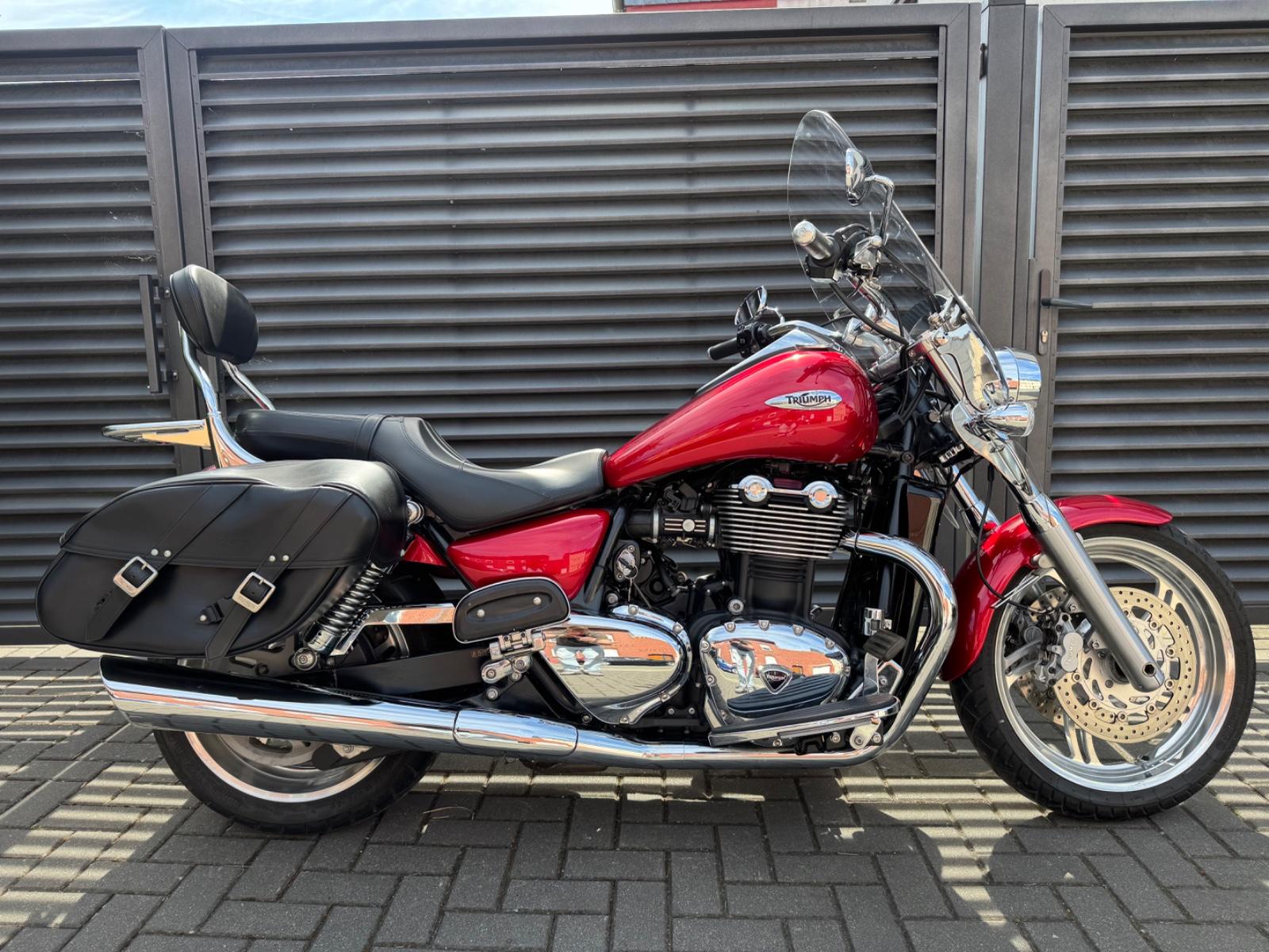 Triumph Thunderbird nur 3351 km |Top |3,99% Finanzierung
