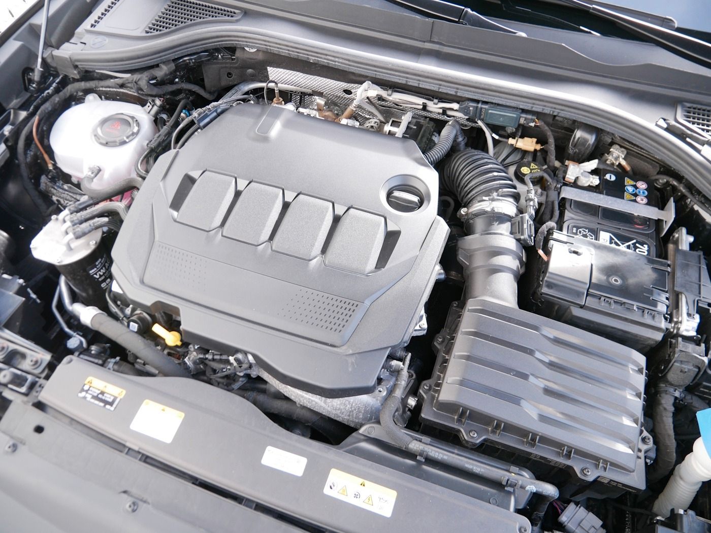 Fahrzeugabbildung Volkswagen Passat Variant 2.0 Business NEU56T AHK ACC Kamer