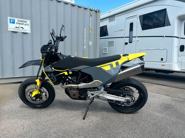 Husqvarna 701 Supermoto 2024 FM Edition