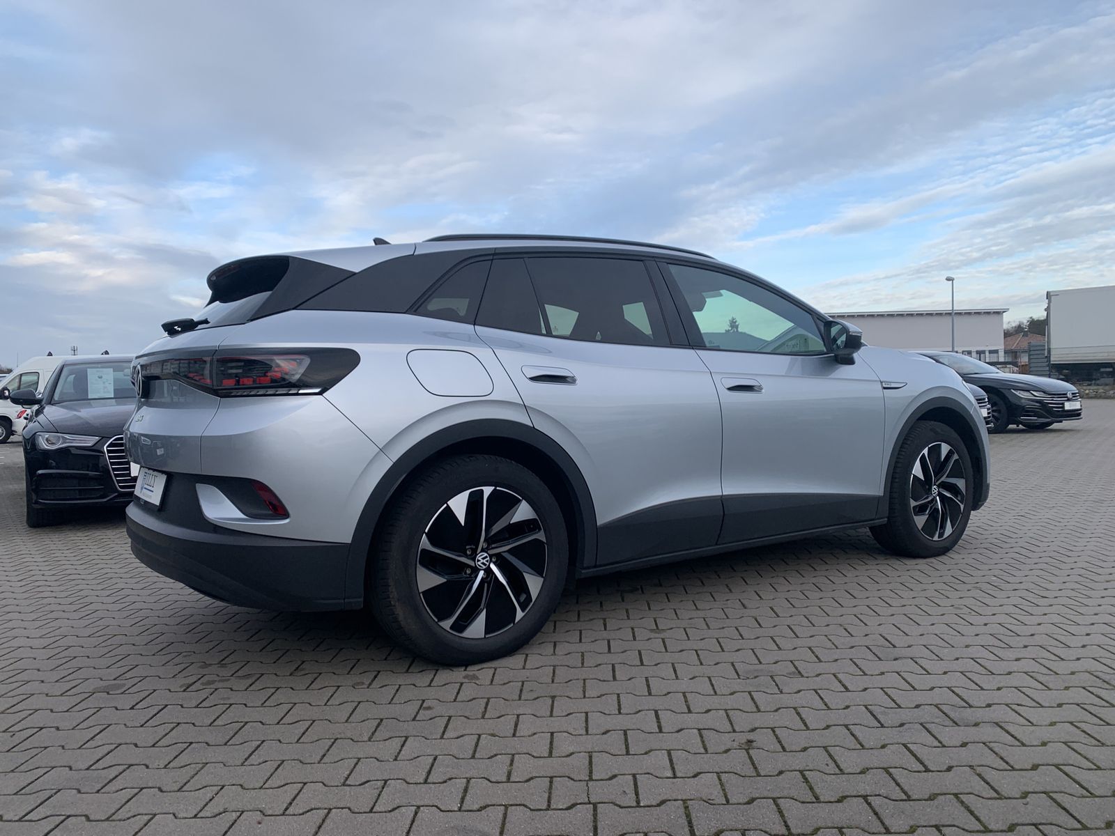 Fahrzeugabbildung Volkswagen ID.4 Pro Performance 150kW*Tech*Pano*LED-Matrix*