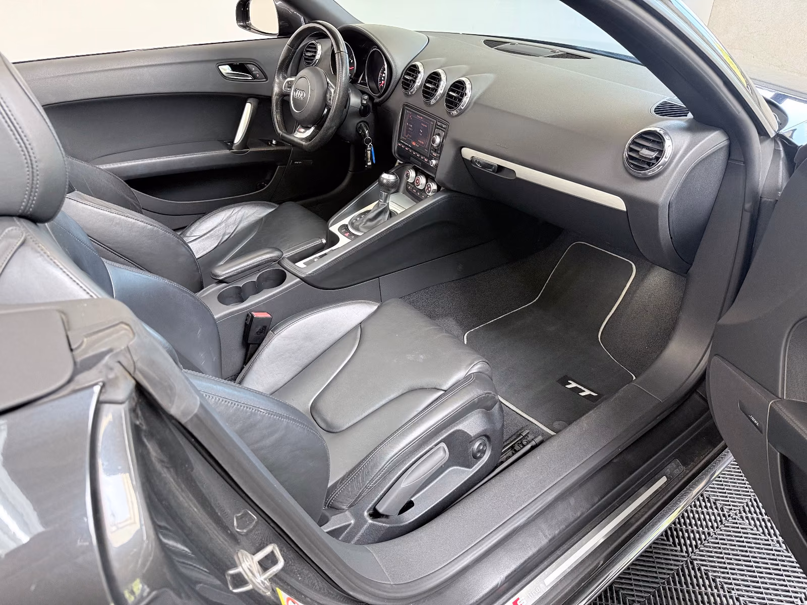Audi TT Roadster 2.0 TFSI *3xS-line*Bose*Navi*19Zoll*