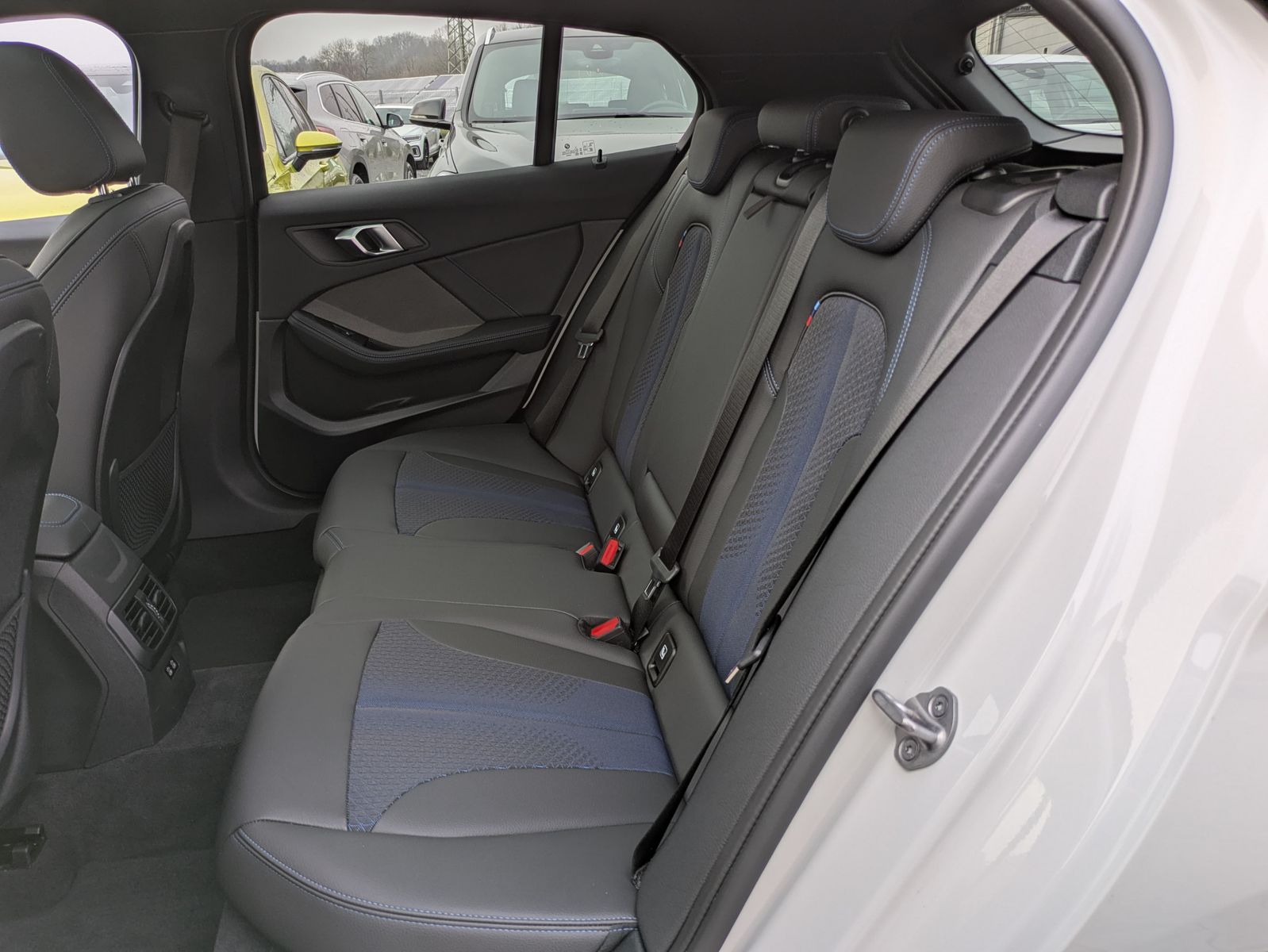 Fahrzeugabbildung BMW 120 i M-Sport PANO*ACC*KAMERA*H&K*Ad.-LED*PremP.