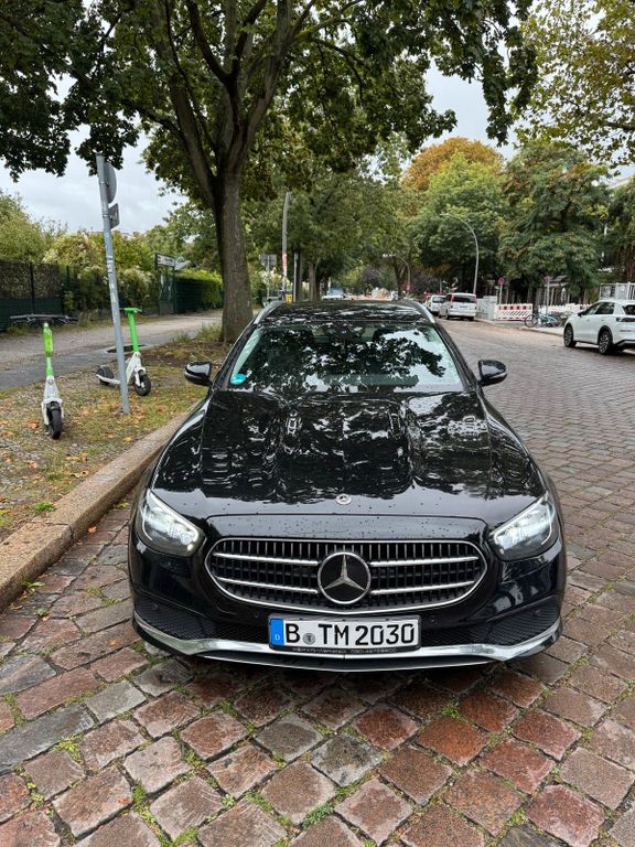 Image of Mercedes-Benz E 220