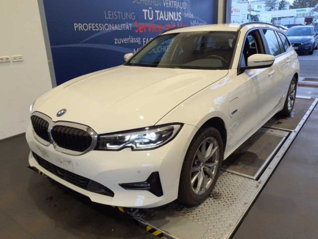 BMW 320 e Advantage*xDrive*LED*Nav*CarPlay*ACC*R.Cam