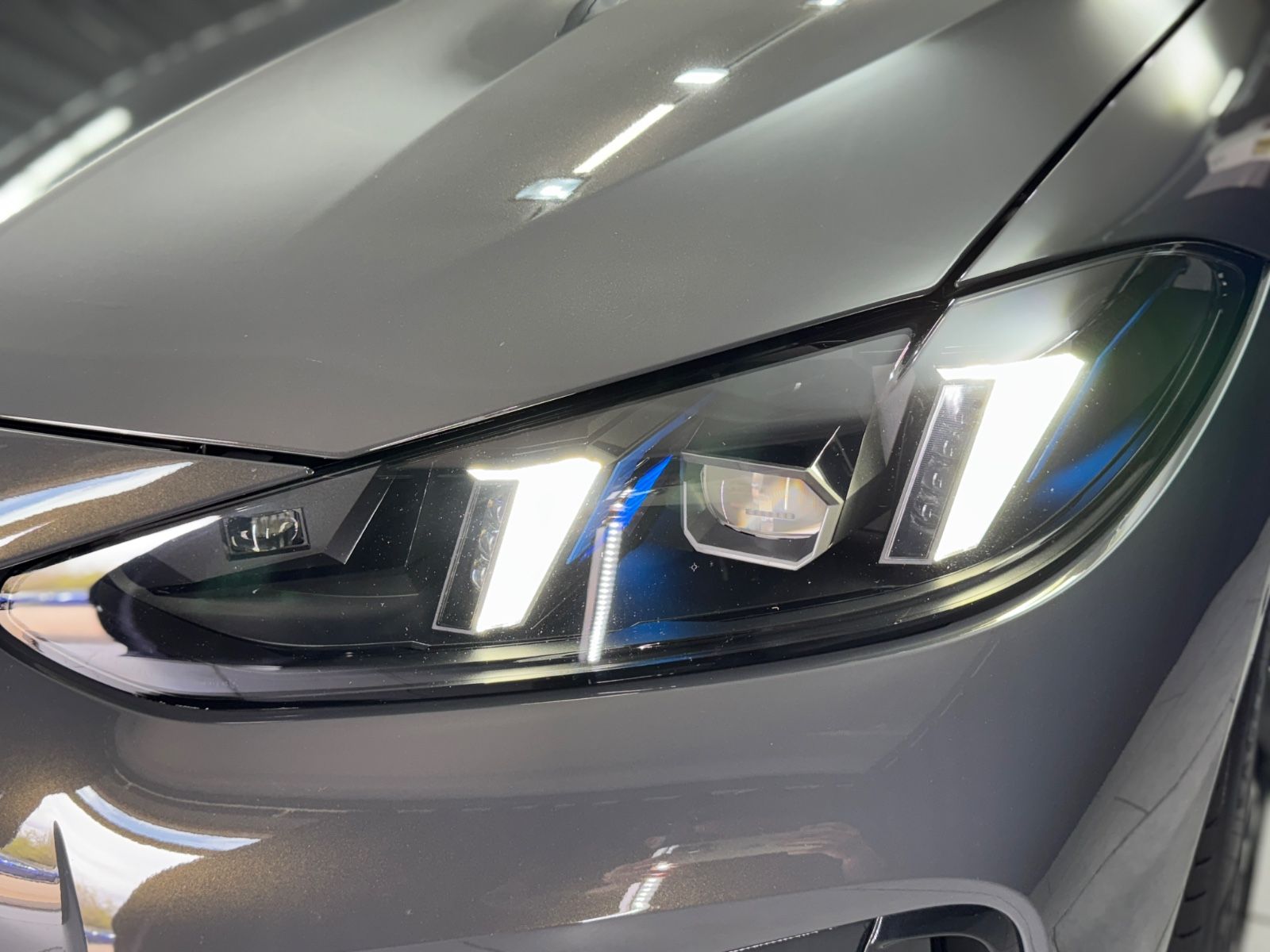 Fahrzeugabbildung BMW M440i Cabrio xDrive|INDIVIDUAL|H&K|LEDER|FACELIF