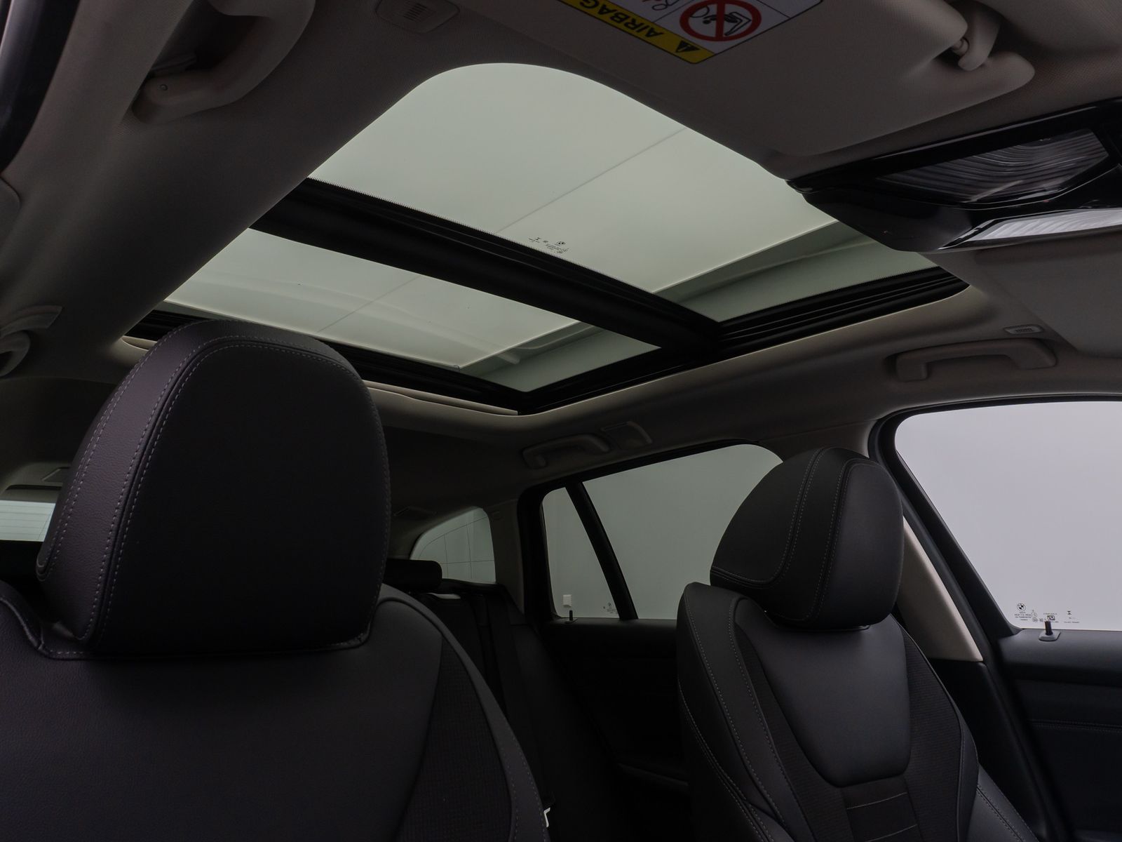 Fahrzeugabbildung BMW 330e xD Panoram Kamera HUD DAB H/K Stop&Go Sport