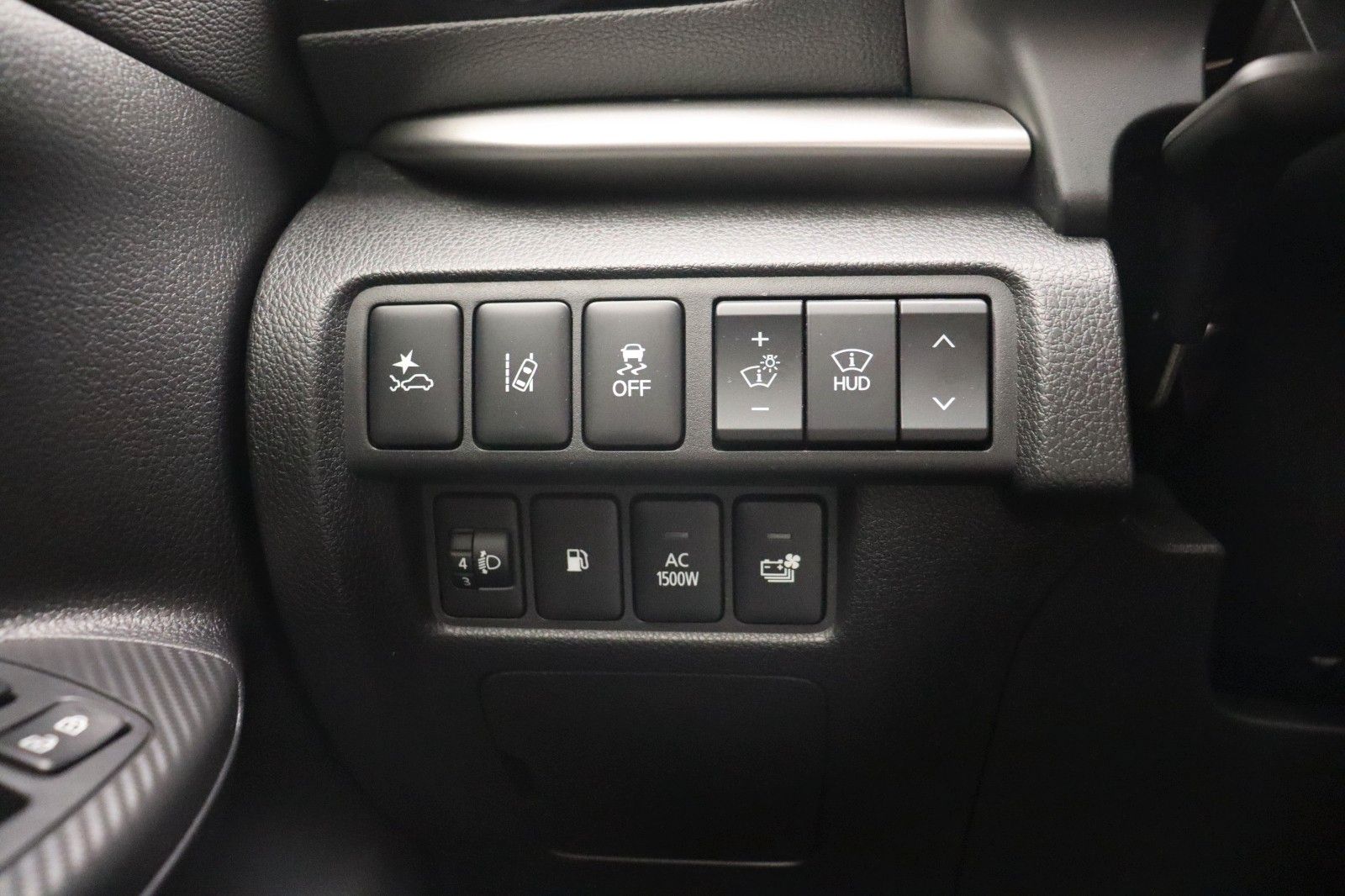 Fahrzeugabbildung Mitsubishi Eclipse Cross 2.4 PHEV Top 4WD PANO ACC LED