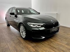 BMW 520d TOURING xDrive M PAKET /89tKM / 2023/ 1.H BMW 520d TOURING xDrive M PAKET /89tKM / 2023/ 1.H