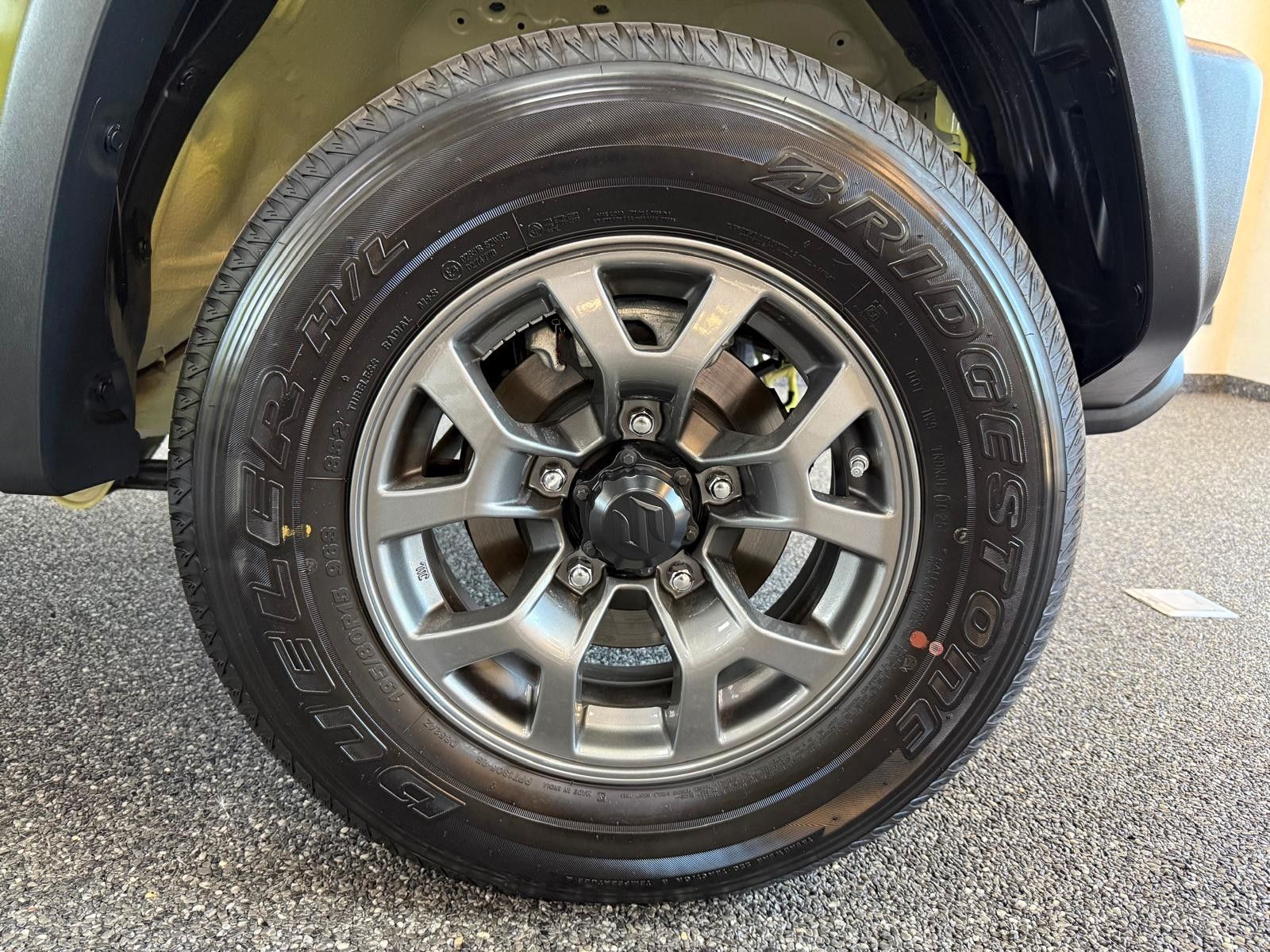 Fahrzeugabbildung Suzuki Jimmy GLX 4-TÜRER AUTOMATIK
