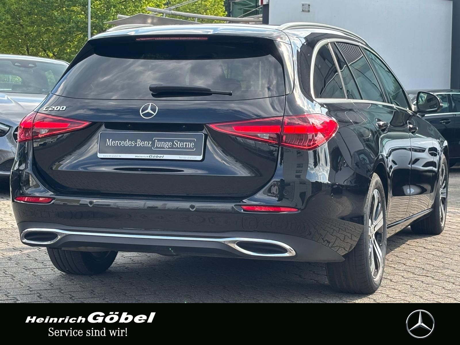 Fahrzeugabbildung Mercedes-Benz C 200 T AVANTGARDE*PANO*AHK*KAMERA*TOTWINKEL*