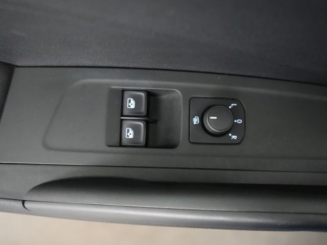 Fabia TOUR TSI+LED LICHT+PARKPILOT VO+HI+SITZHEI