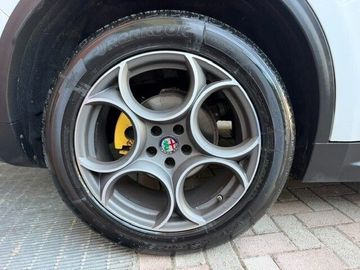 Alfa-Romeo Stelvio - 7