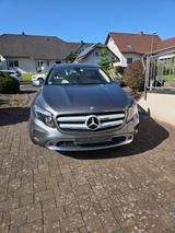 Mercedes-Benz GLA 180 - - Mercedes-Benz GLA 180