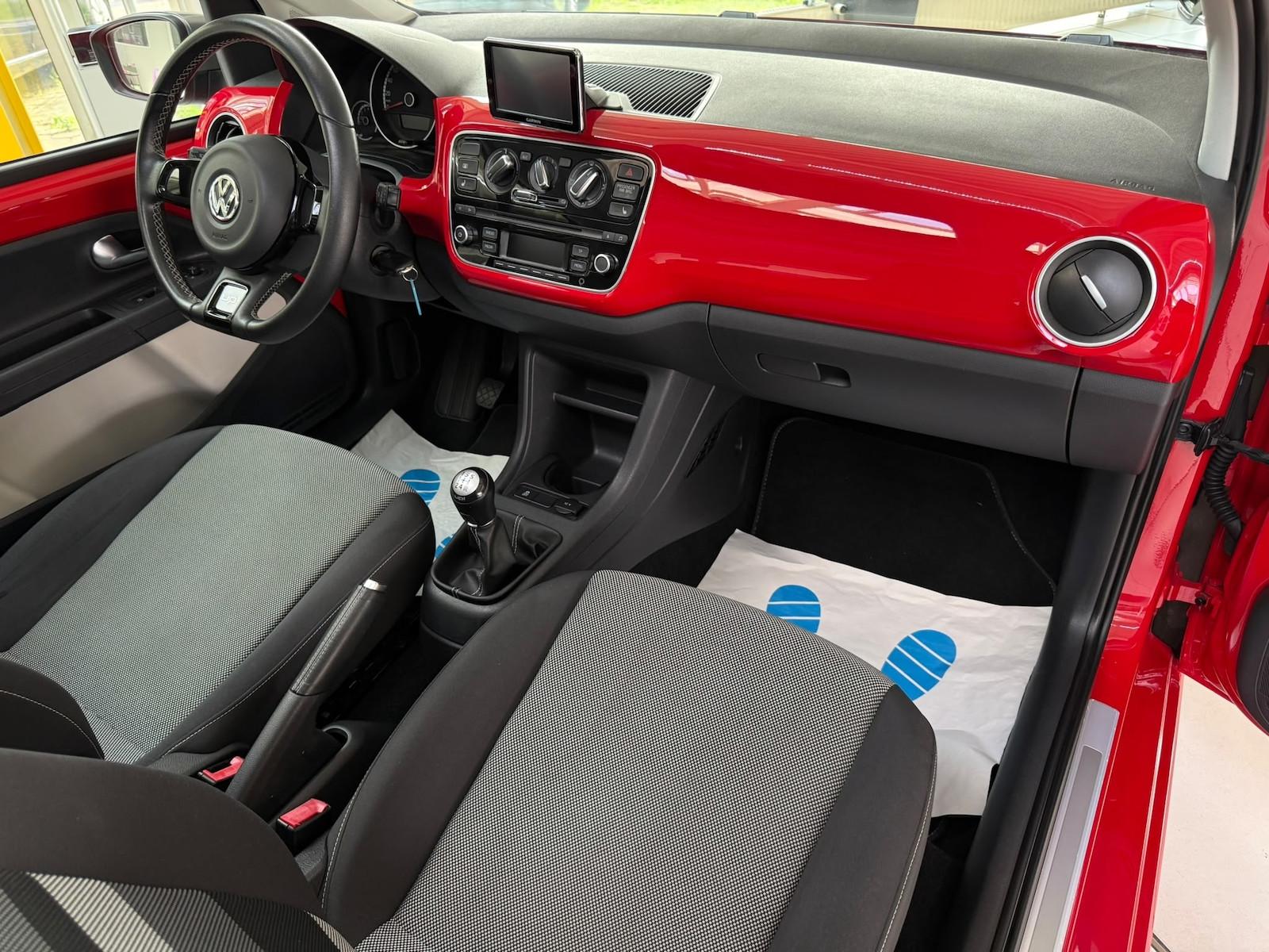 Volkswagen up! 1.0 cheer Panorama Navi Sitzheiz. PDC GRA