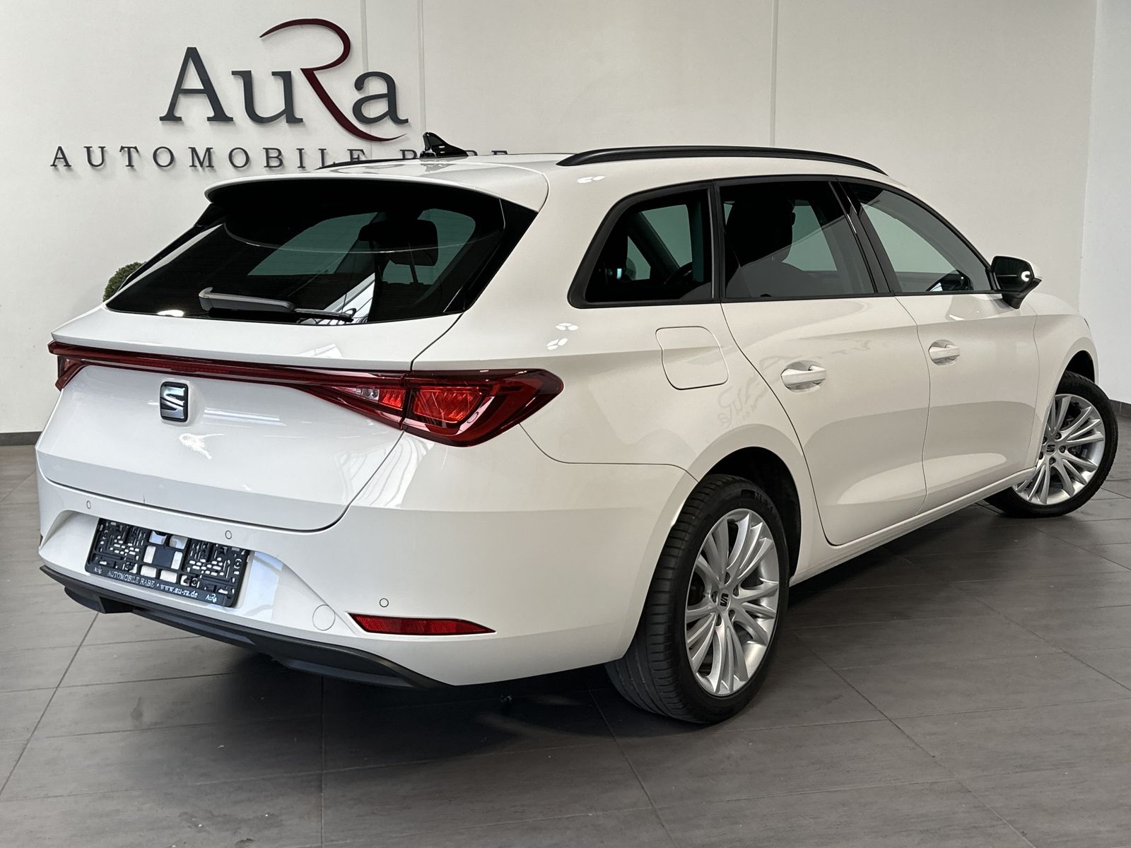Fahrzeugabbildung SEAT Leon SpT 2.0 TDI DSG NAV+LED+V-COCKPIT+ACC+PANO