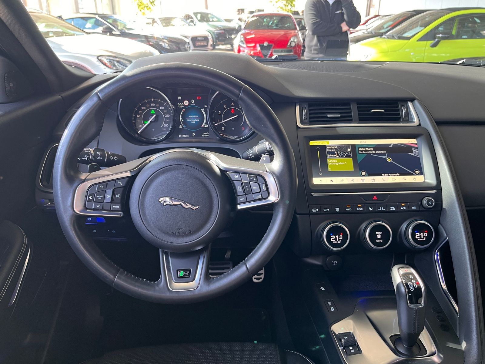 Fahrzeugabbildung Jaguar E-PACE P200 R-Dynamic AWD AHK BLACK PACK ACC