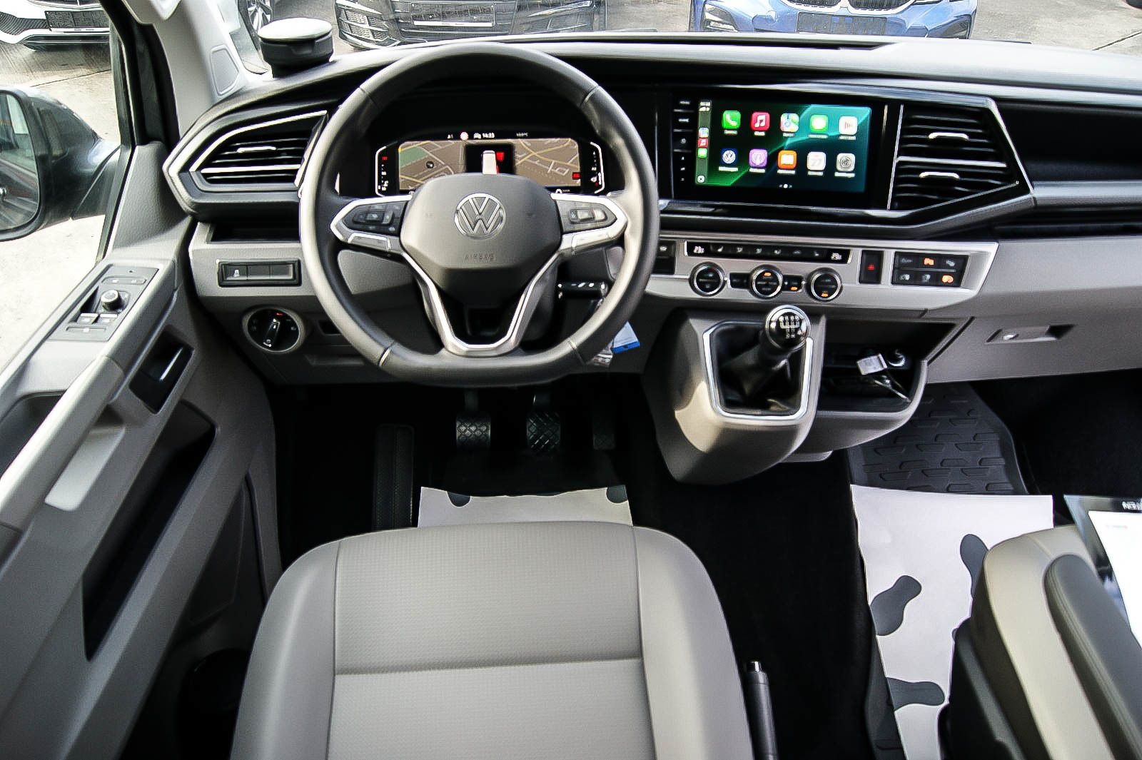 Fahrzeugabbildung Volkswagen T6.1 Caravelle 20TDI NEUWERTIG GARANTIE bis 2028