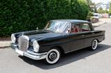 Mercedes-Benz 220 SEB Oldtimer - Mercedes-Benz 220: Rot