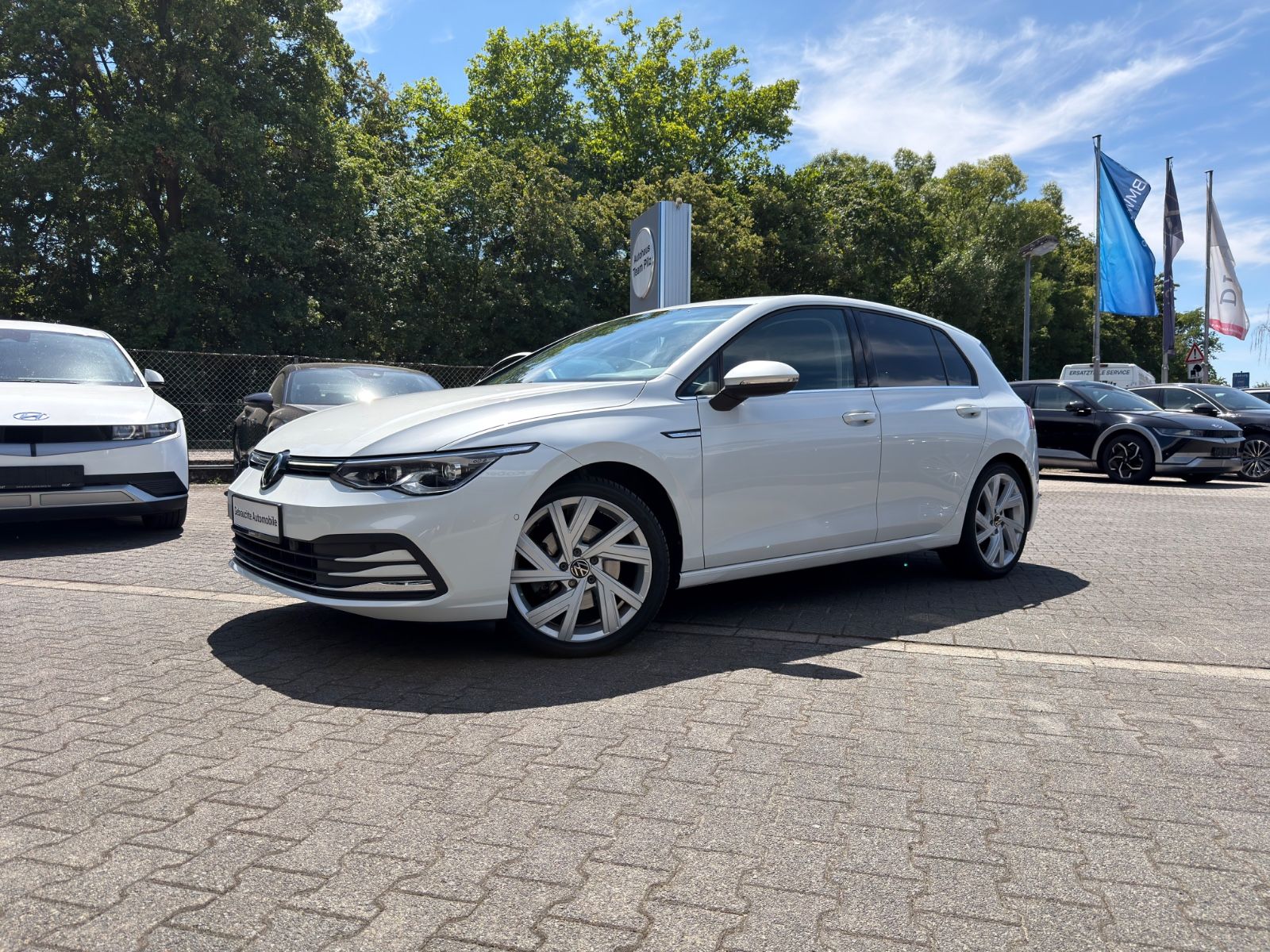 Volkswagen Golf VIII Lim. Style / Massage / IQ. Light / imagem 2
