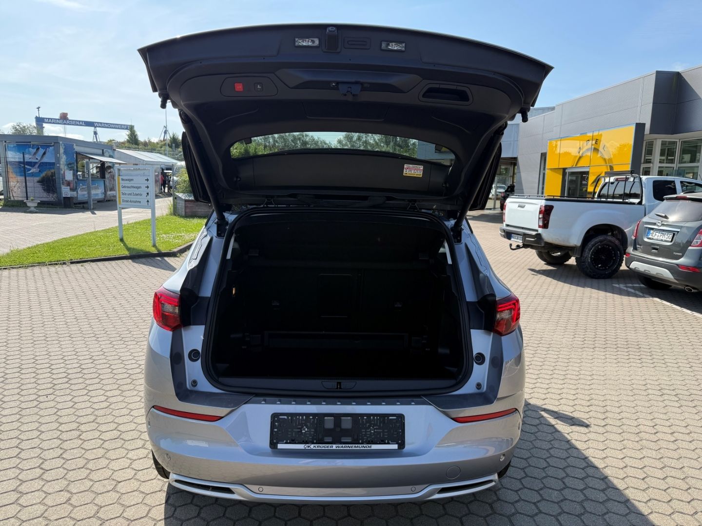 Fahrzeugabbildung Opel Grandland Ultimate SHZ+LHZ+Kamera+elek.Heck
