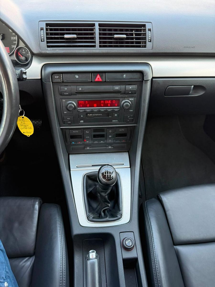 Audi A4 2005 — photo 11