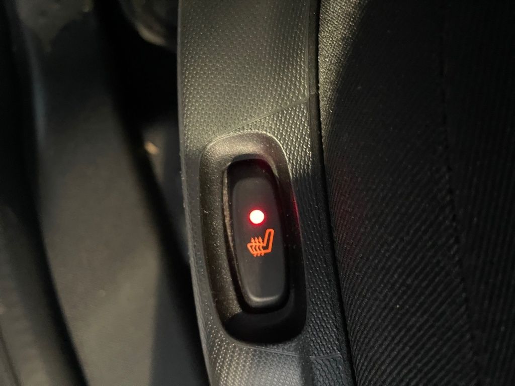 Fahrzeugabbildung Smart EQ ForTwo Exclusiv Pano LED Sound SHZ Navi KAM