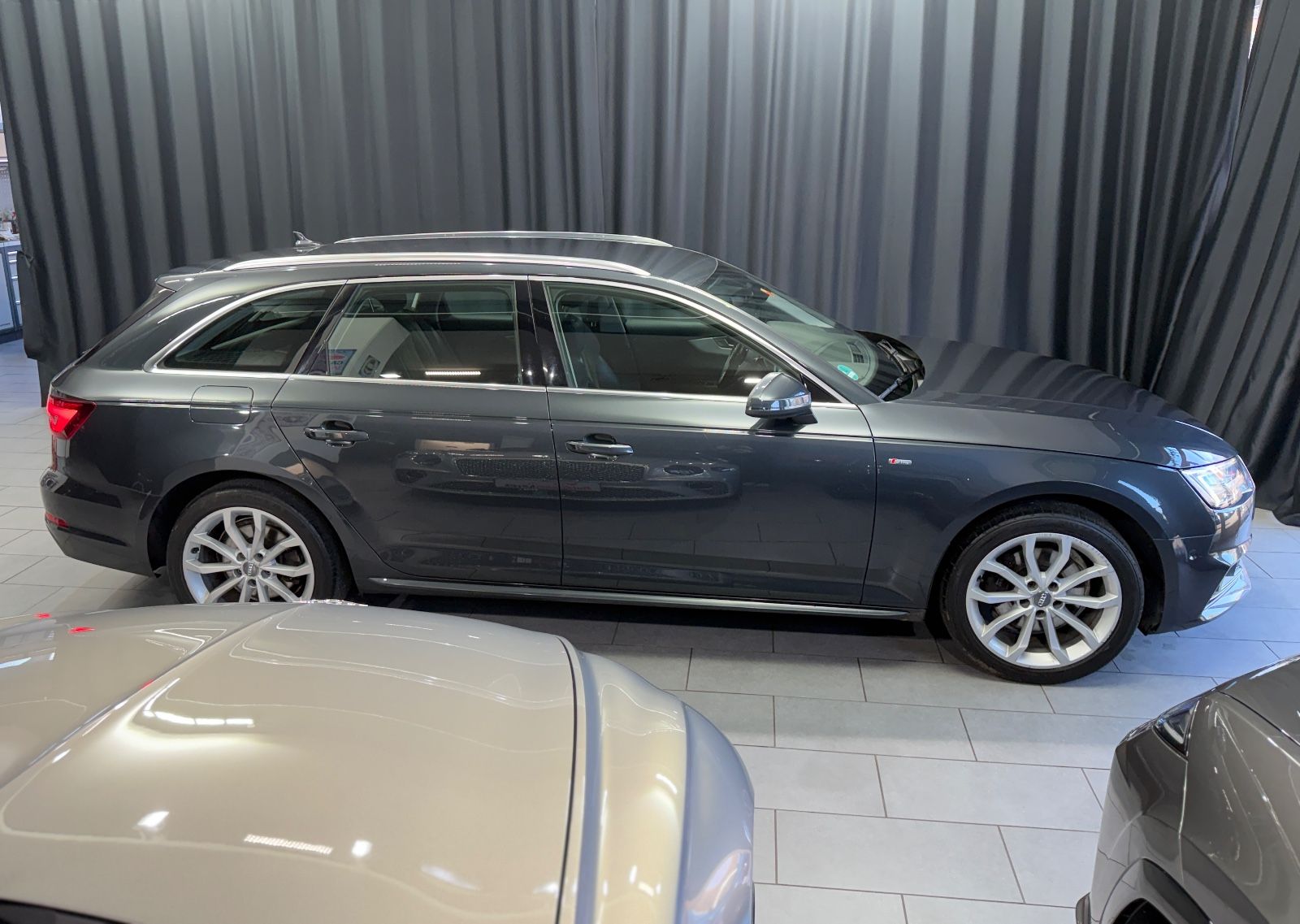 Fahrzeugabbildung Audi A4 Avant g-tron sport|S-LINE|S-TRONIC|HEAD-UP|
