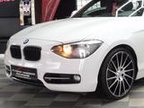 BMW 118i Sport-Line Schiebedach/PDC/Navi/19 Zoll