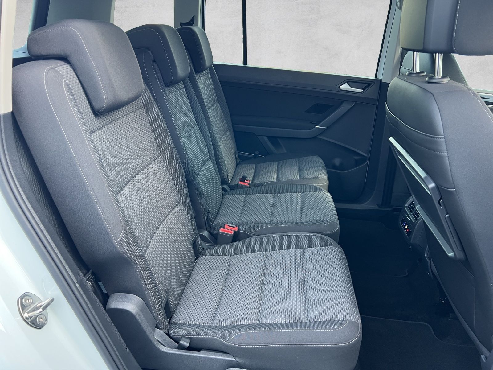 Touran R-Line 1.5 TSI DSG LED*ACC*DCC*Navi