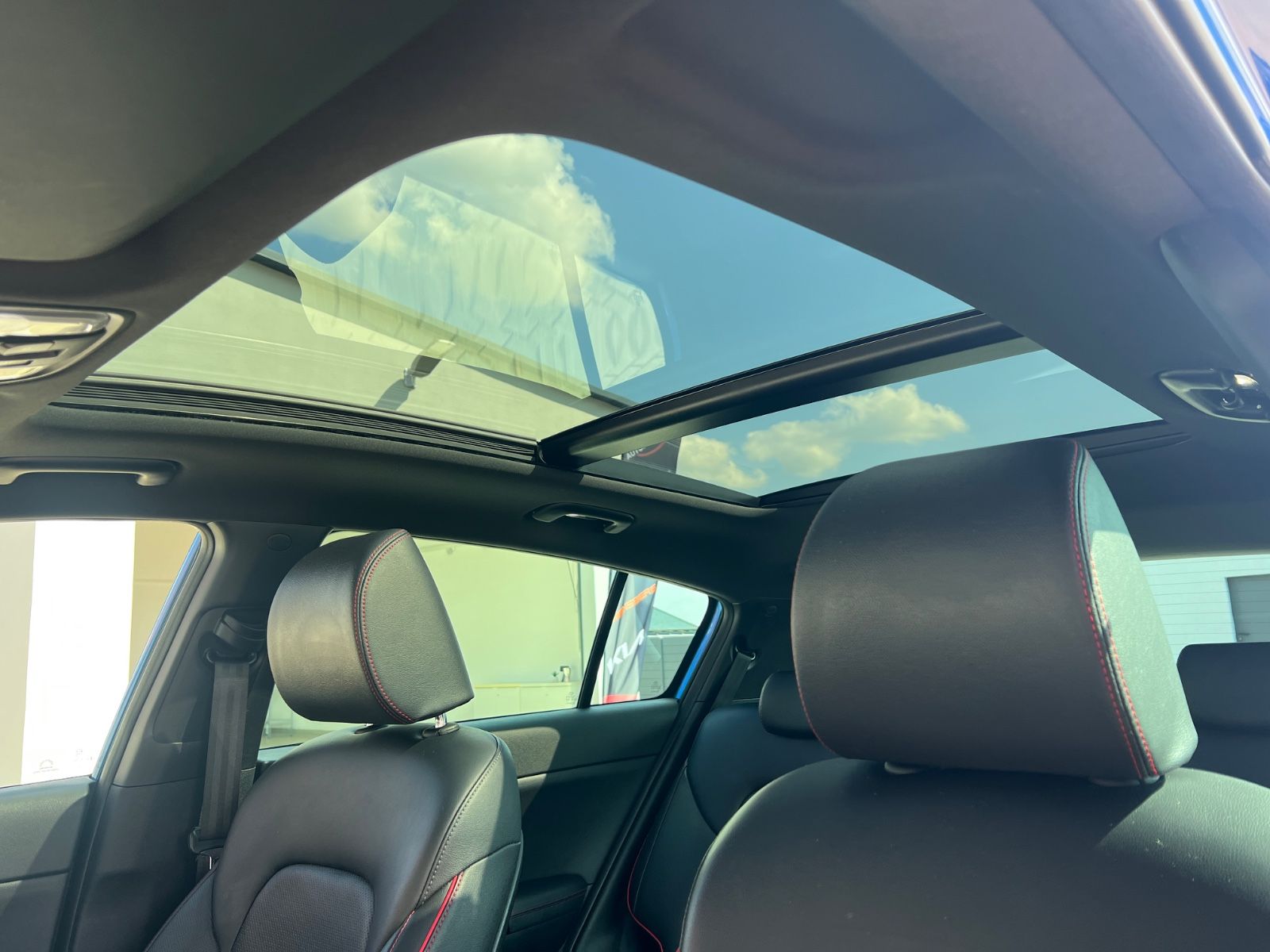 Fahrzeugabbildung Kia Sportage 1.6 T-GDI AWD DCT GT LINE
