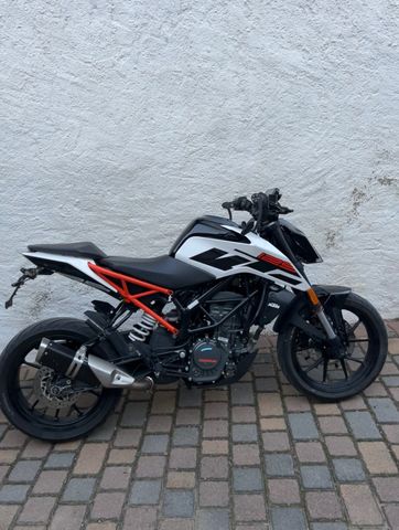 KTM Duke 125 2017 HU bis 09/26