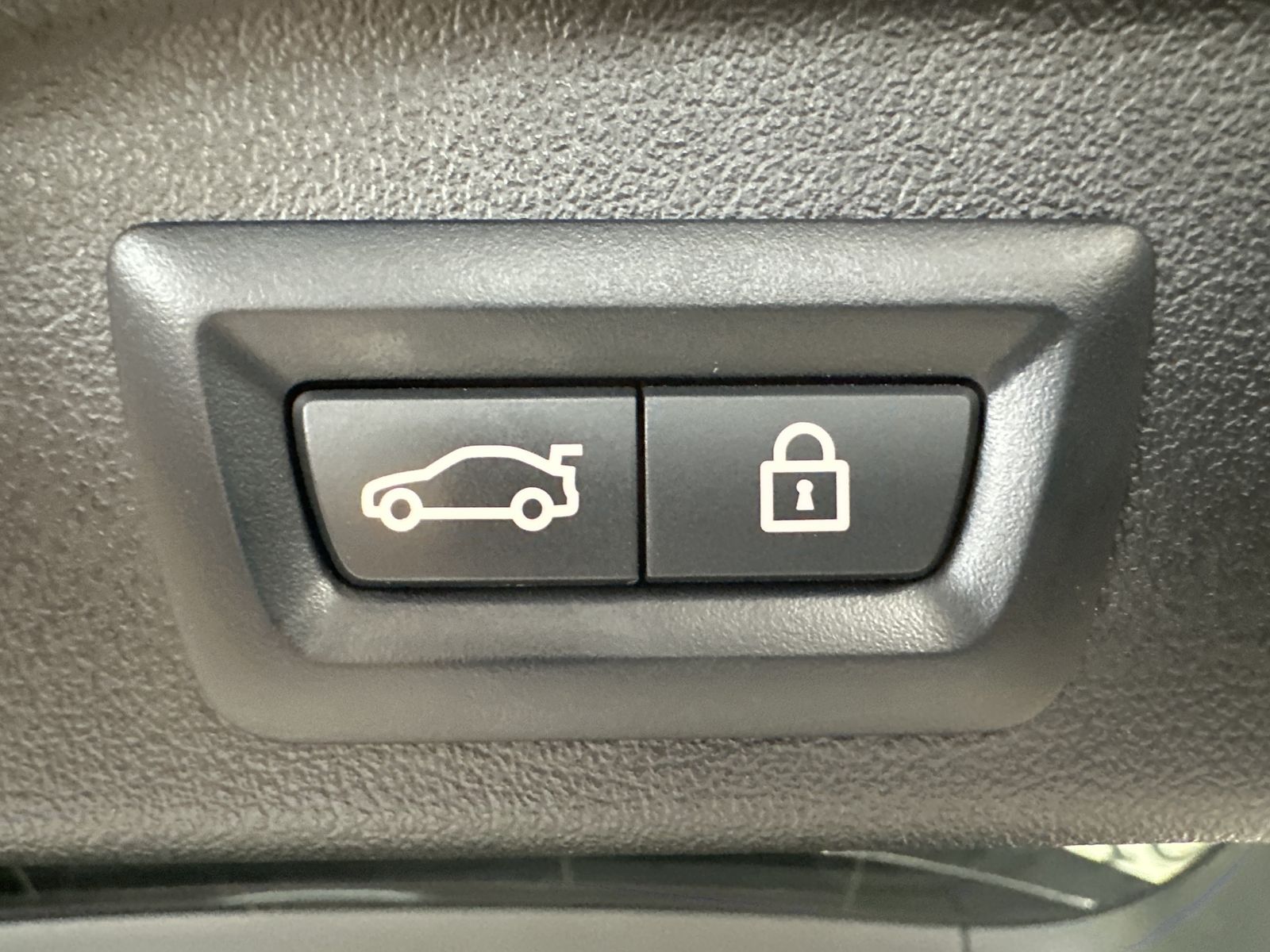 Fahrzeugabbildung BMW X5 xDrive45e M-Sport NAV+LASER+ACC+AHK+H/K+22ZO