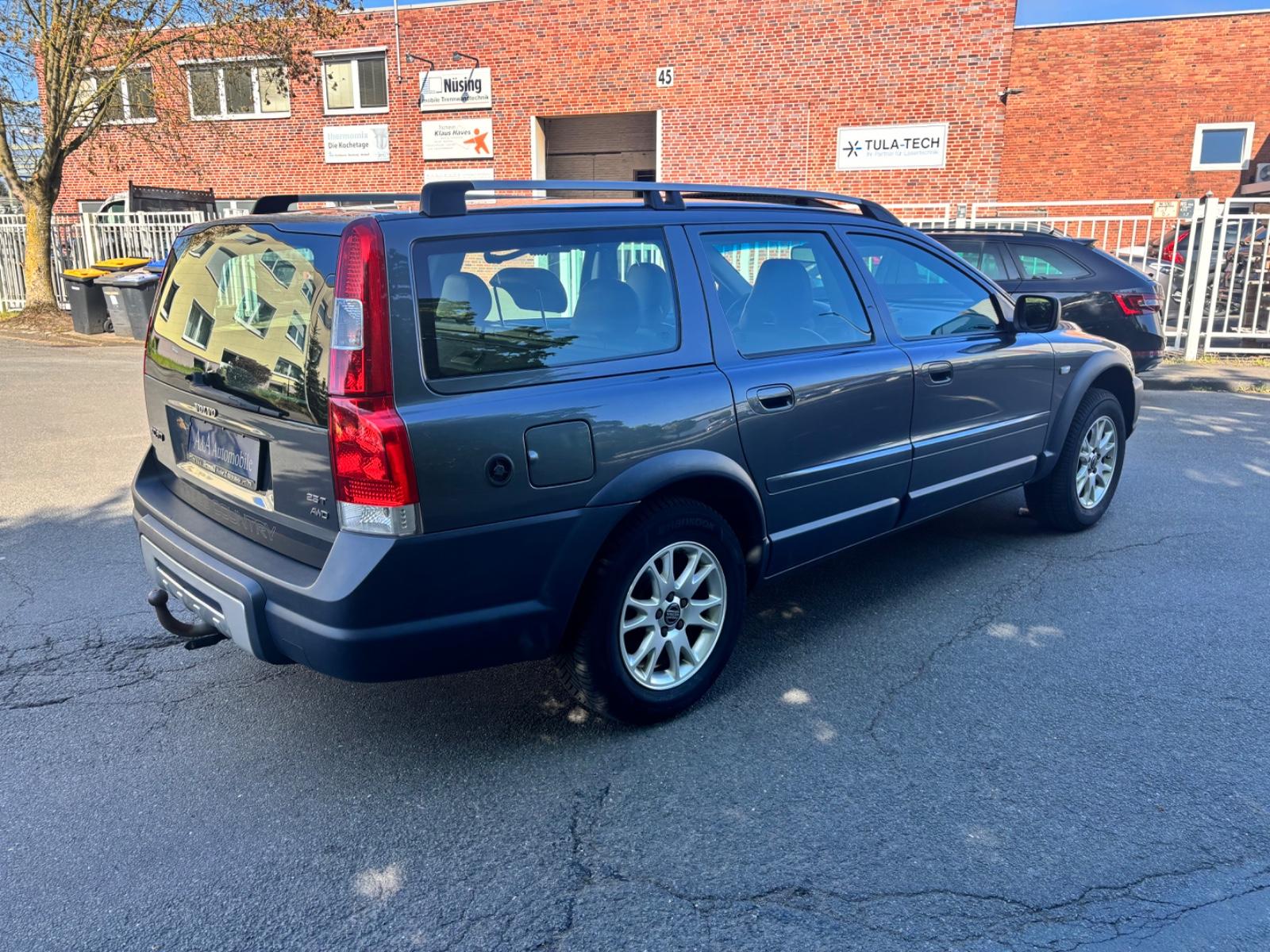 Volvo XC70 2004 — photo 8