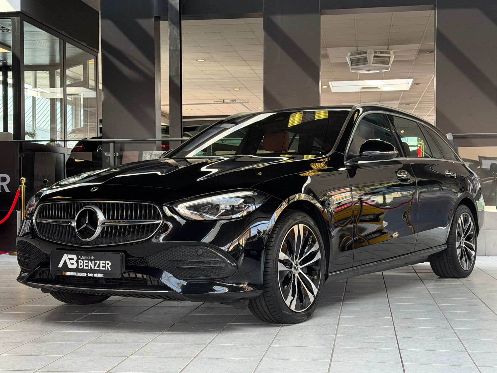 Fahrzeugabbildung Mercedes-Benz C 220d T /KEYLESS/MEMORY/KAMERA/AMBIENTE/ACC++/