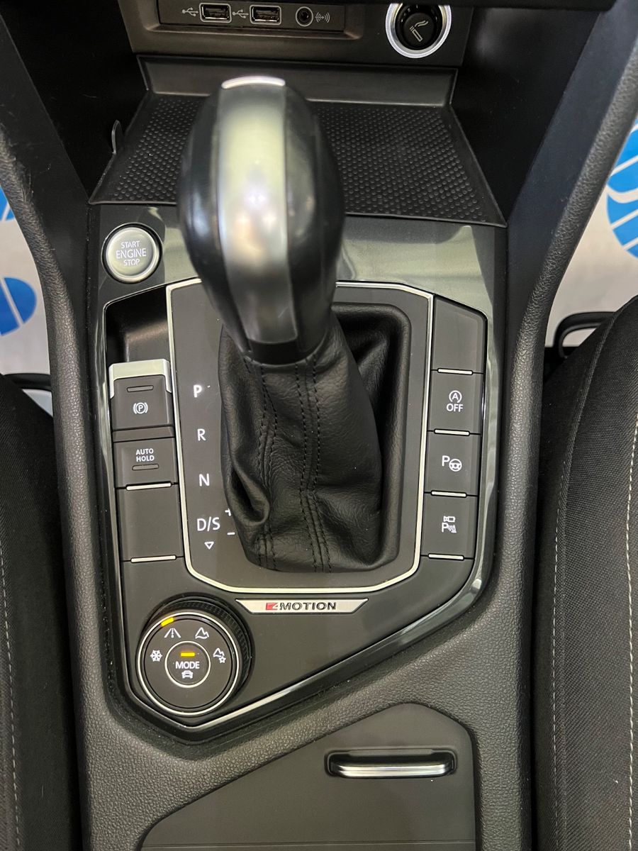 Fahrzeugabbildung Volkswagen Tiguan Highline DSG 4Motion R LINE VIRTUAL*PANO*