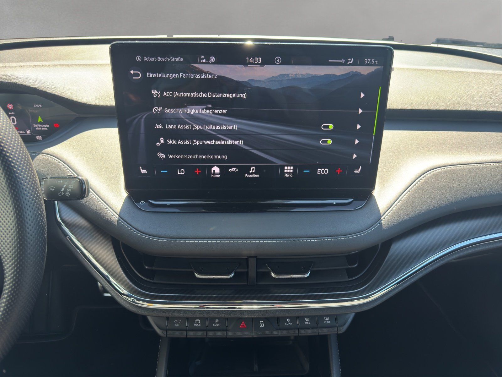 Fahrzeugabbildung SKODA Enyaq iV 80x Sportline/WÄRMEPUMPE/ACC/KAMERA/SHZ