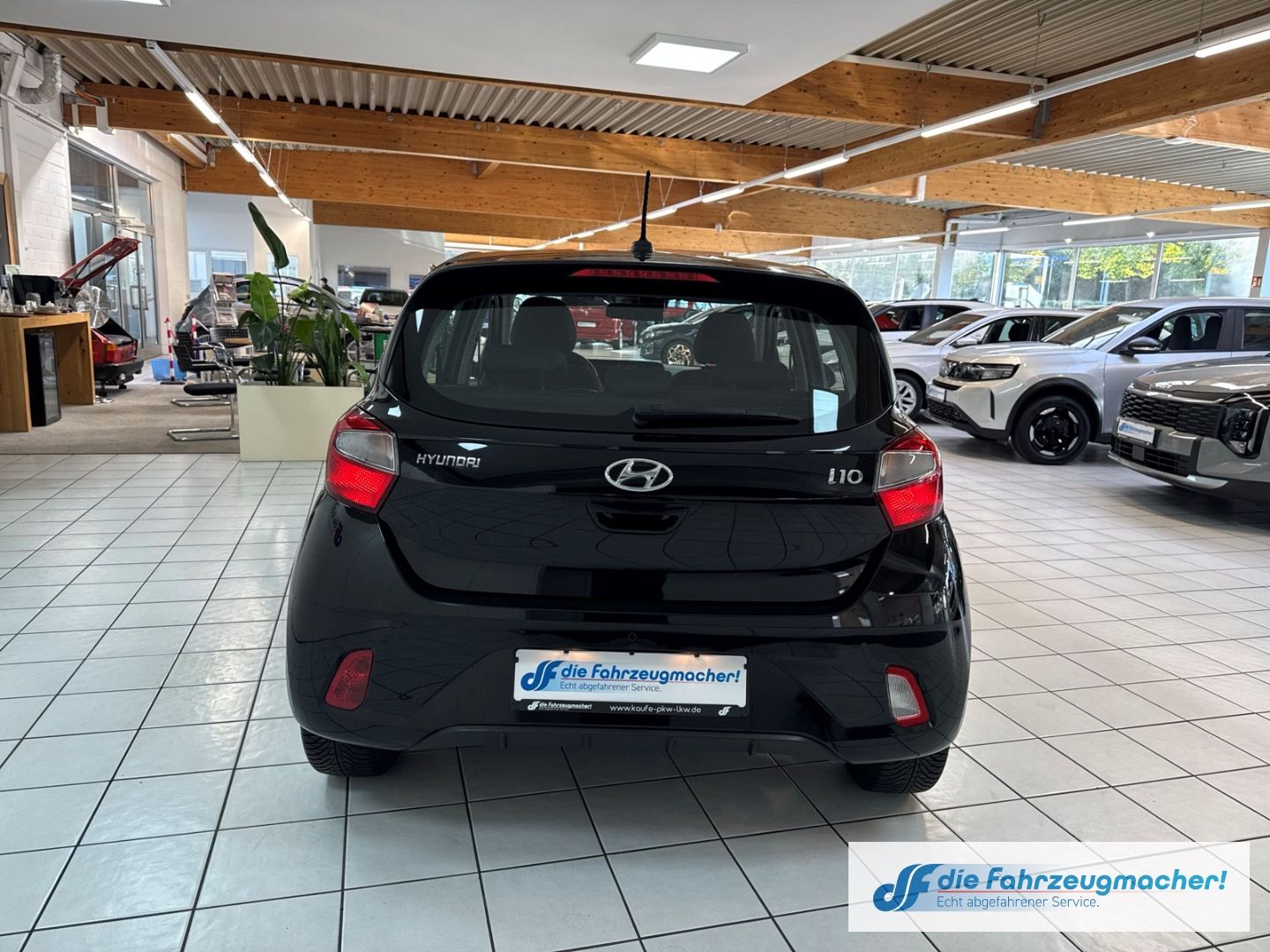 Fahrzeugabbildung Hyundai i10 Trend Navi Apple CarPlay Android Auto Musiks