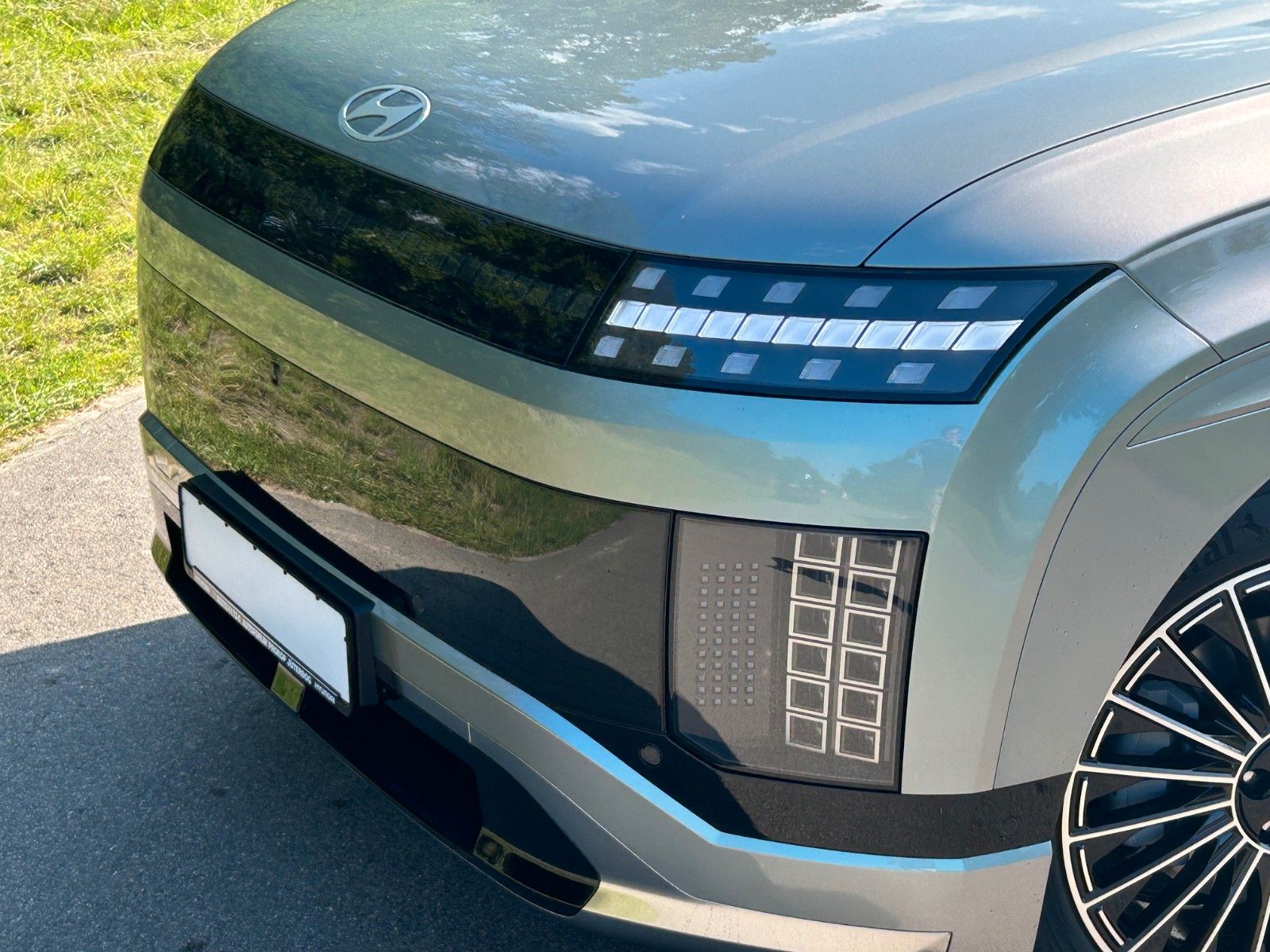 Fahrzeugabbildung Hyundai IONIQ 9 UNIQ 226kW *RW600KM*Pano*6Si*Relax*HeUp*