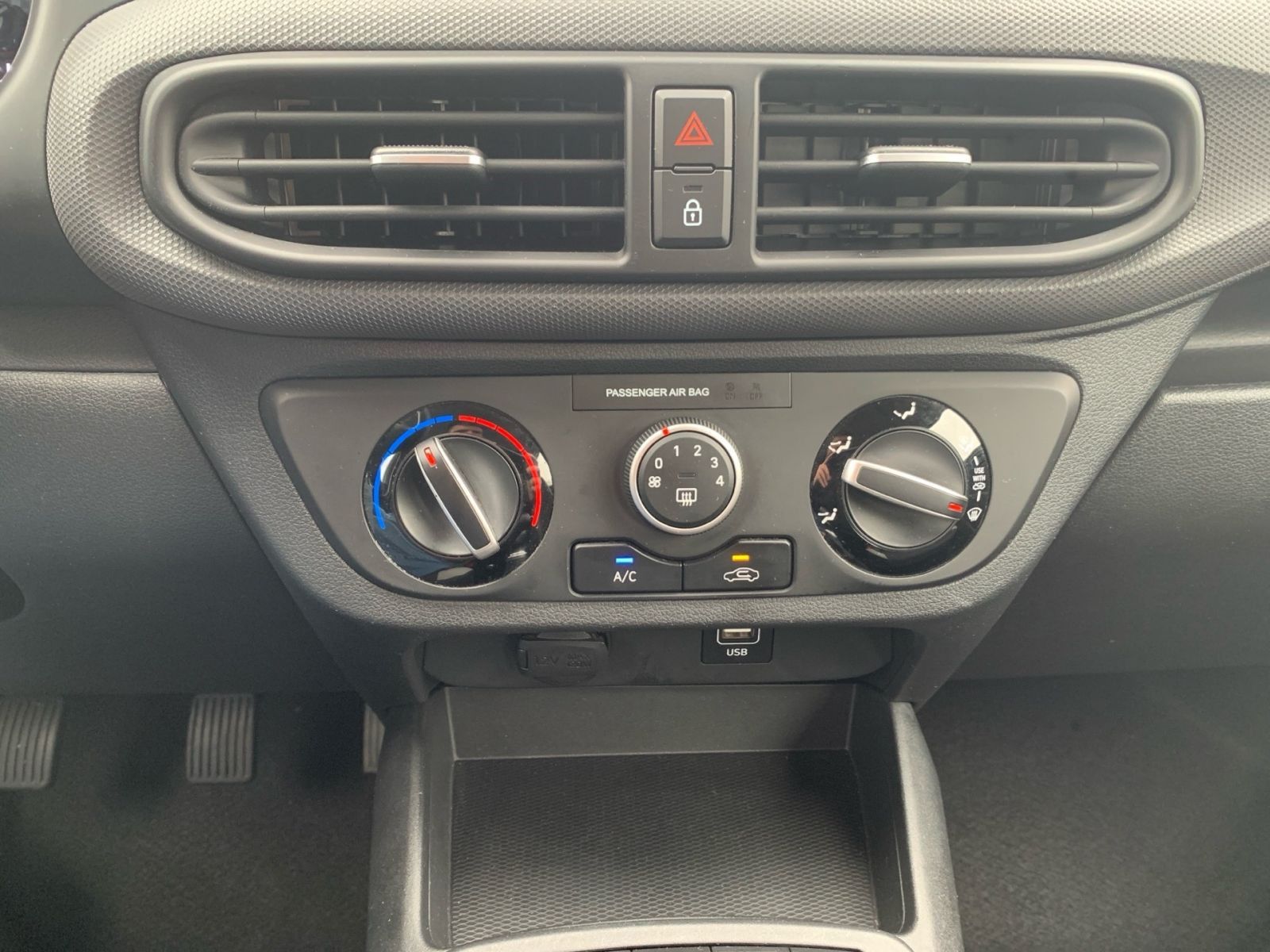 Fahrzeugabbildung Hyundai i10 1.0 Select 1 Hd Allwetter