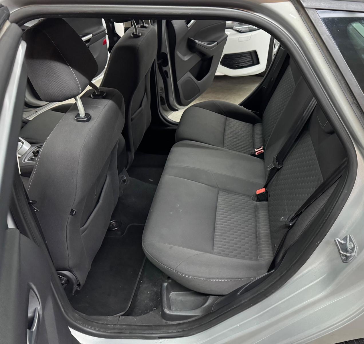 Ford Focus 2014 — фото 15