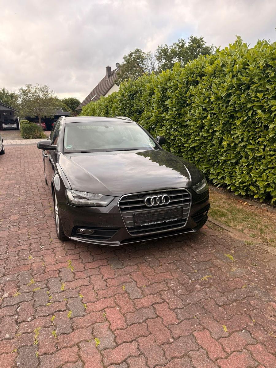 Audi A4 2013 — engine 163 HP (120kW)