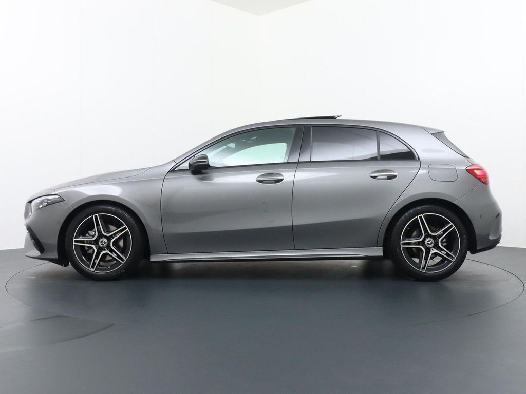 Mercedes-Benz A 180 Star Edition AMG Line | Panorama - Schiebe