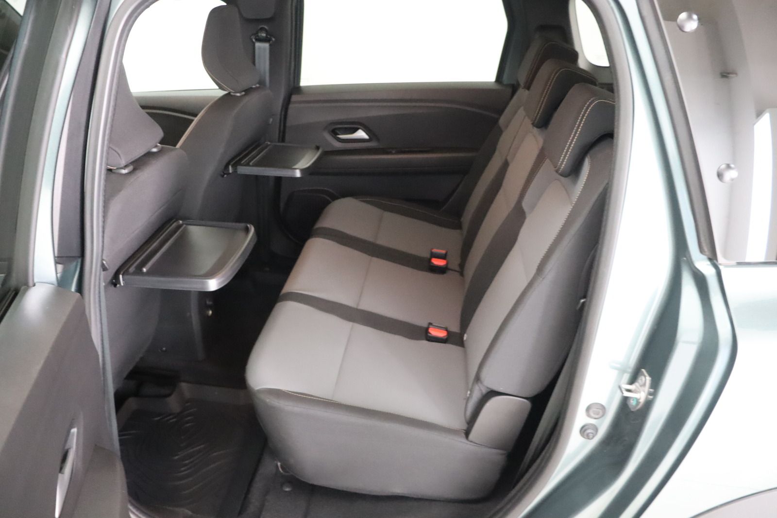 Fahrzeugabbildung Dacia Jogger  TCe * 7-Sitzer * Navi * LED * Sitzhzg.