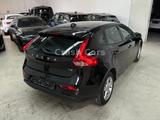 Volvo V40 T2 2.0 Kinetic*LED*Sensus*Kamera* - Volvo Unfallwagen