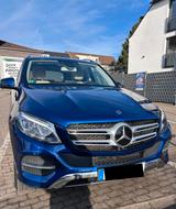 Mercedes-Benz GLE 400 4MATIC -  brilliantblau metallic, 1. Han - gebrauchte Mercedes-Benz GLE 400 aus dem Jahr 2017