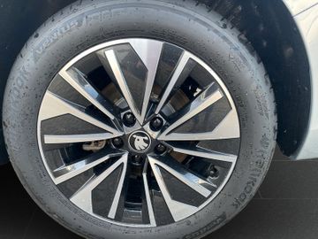 Skoda Superb Combi 2.0 TDI *AHK*DSG*LED*DAB*NAVI*KLIMA