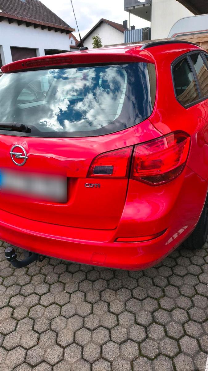 Opel Astra 2012 — photo 5