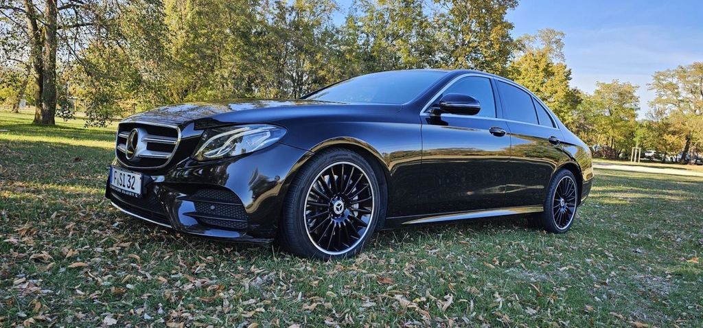 Image of Mercedes-Benz E 350